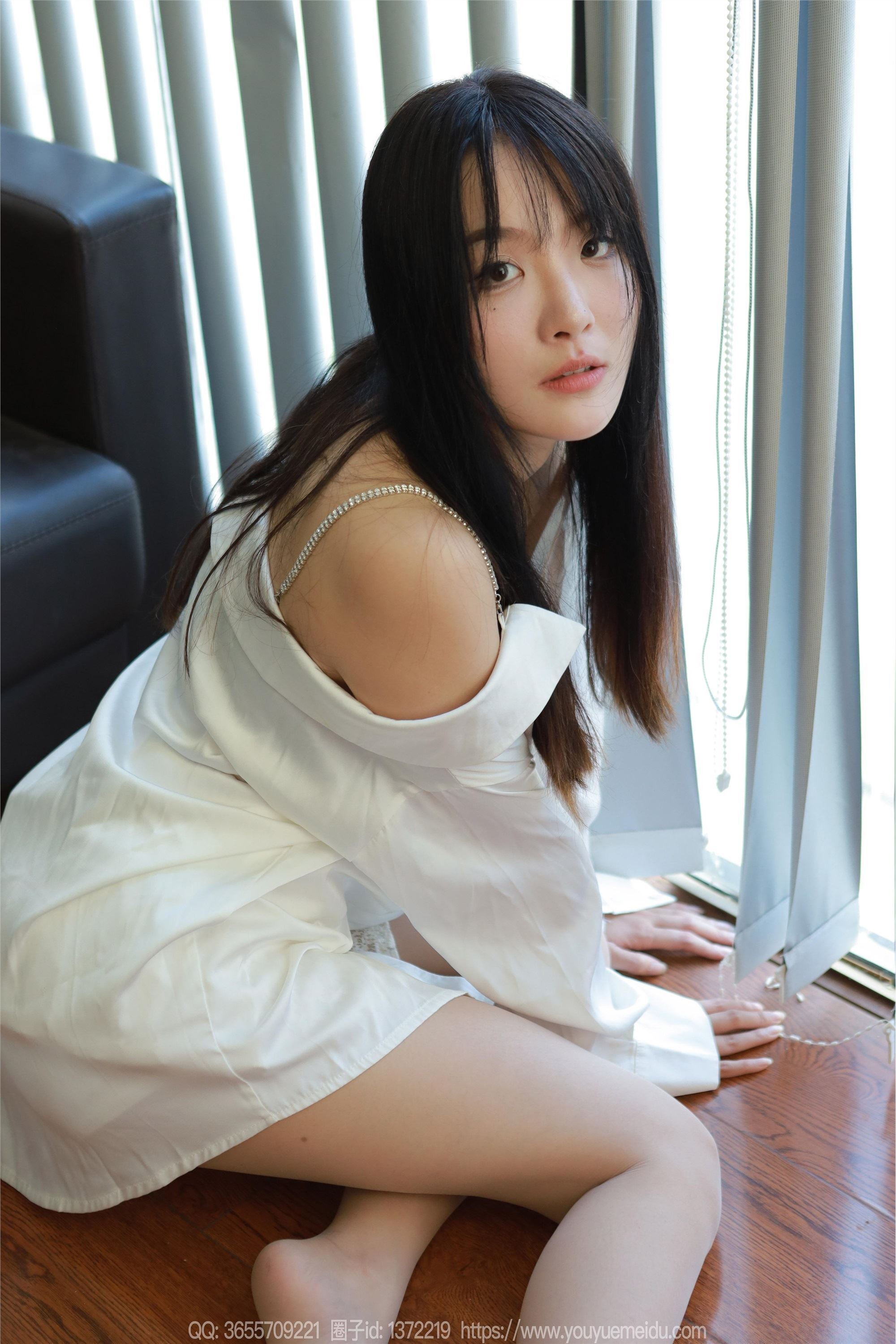 IESS异思趣向  2024.08.26 丝享家 1829 婉萍《一字肩衬衣》